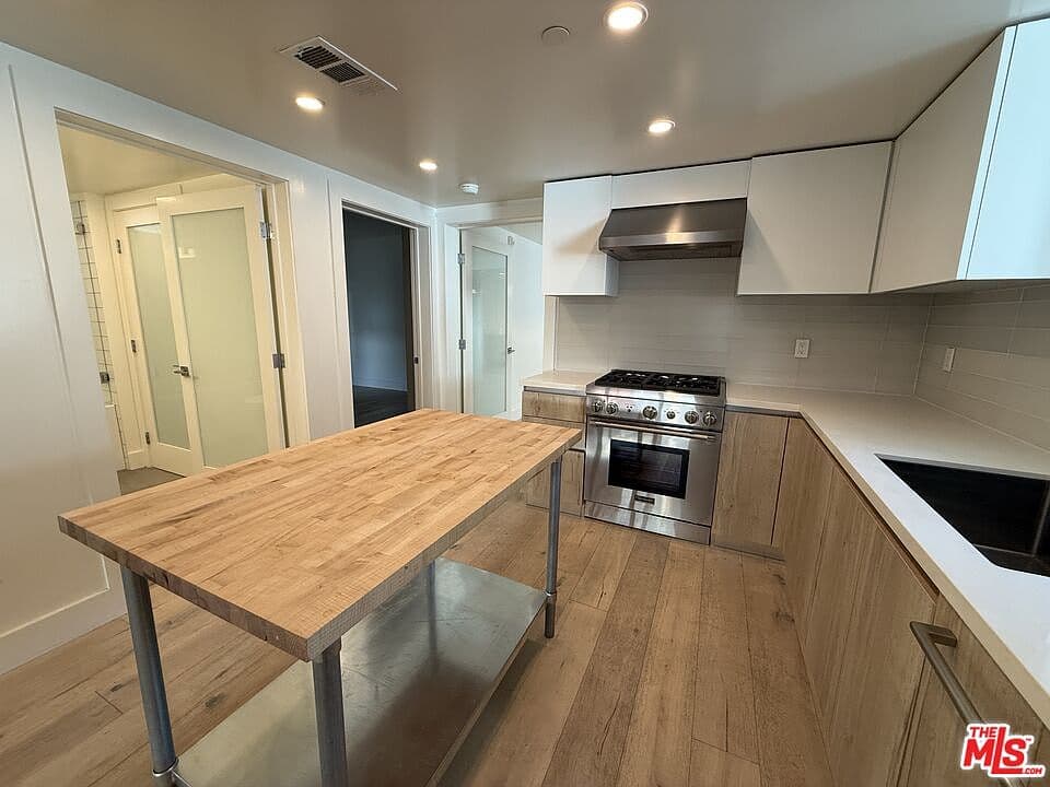 8210 Fountain Ave #103 — photo 5