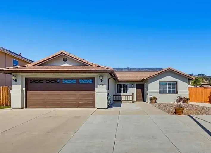4BR House in Escondido — $1,500/mo