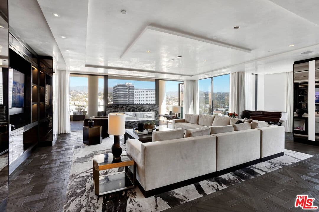 3 bd, 4 ba Condo in Los Angeles, CA — $39,950/mo — photo 1