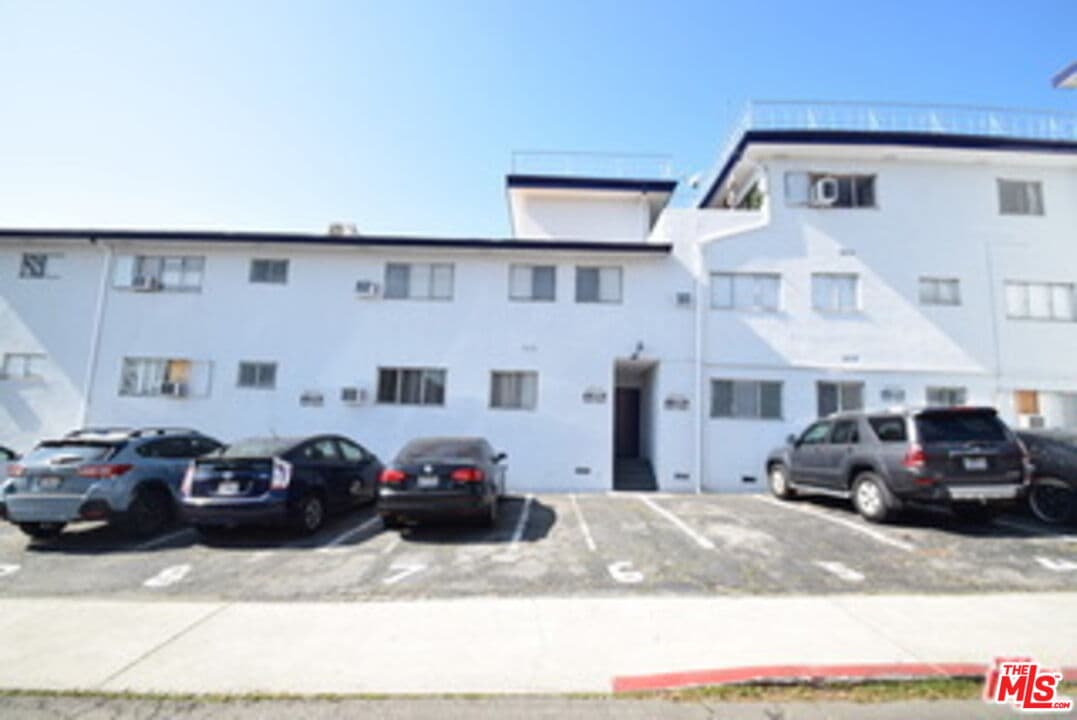 2 bd, 2 ba House in Los Angeles, CA — $4,200/mo — photo 1