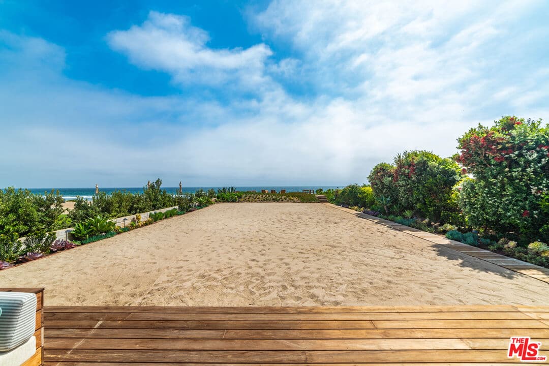7 bd, 7 ba House in Malibu, CA — $100,000/mo — photo 2