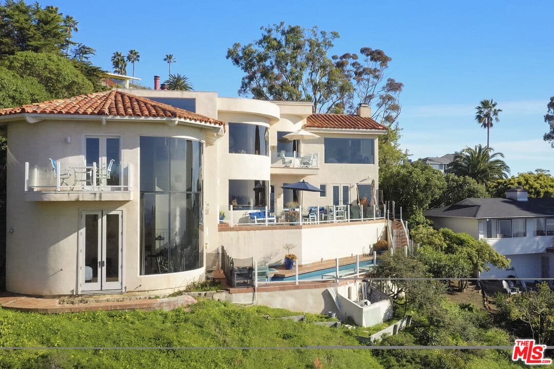 5 bd, 4 ba House in La Jolla, CA — $20,000/mo — photo 2