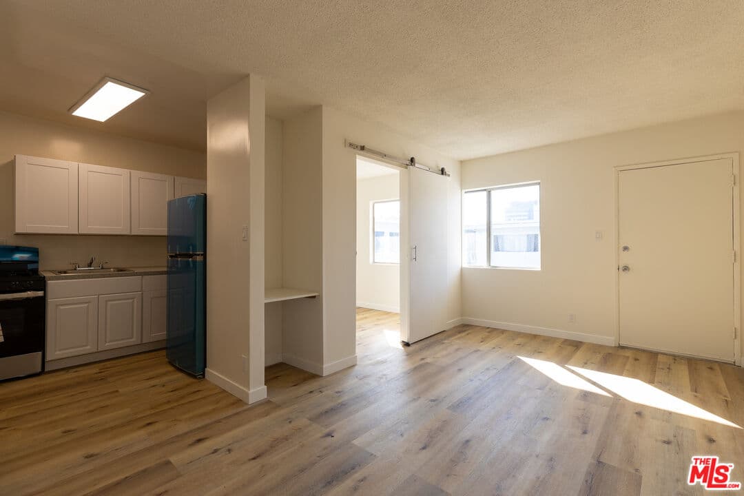 2 bd, 1 ba Apartment in Los Angeles, CA — $2,500/mo — photo 2