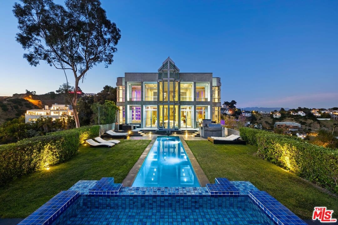 7 bd, 9 ba House in Los Angeles, CA — $100,000/mo — photo 1