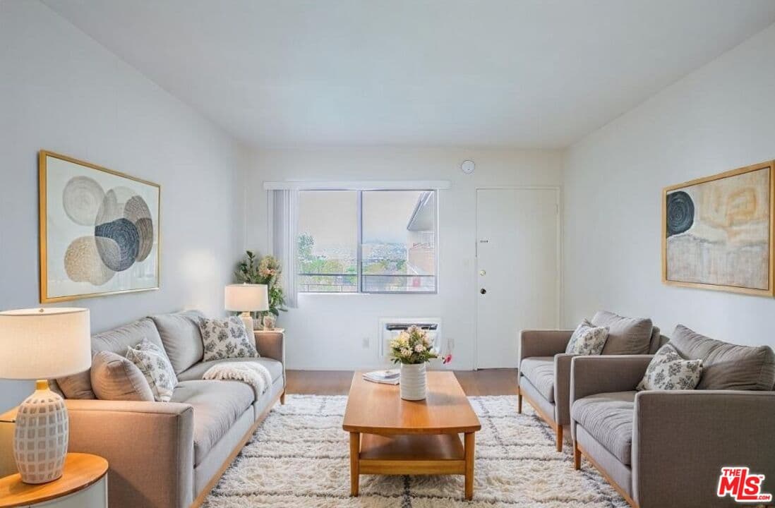 Studio, 1 ba Apartment in Los Angeles, CA — $1,495/mo — photo 2