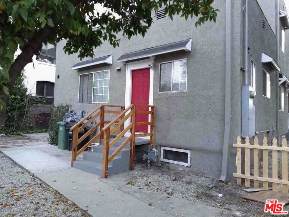 9 bd, 4 ba House in Los Angeles, CA — $7,995/mo — photo 2