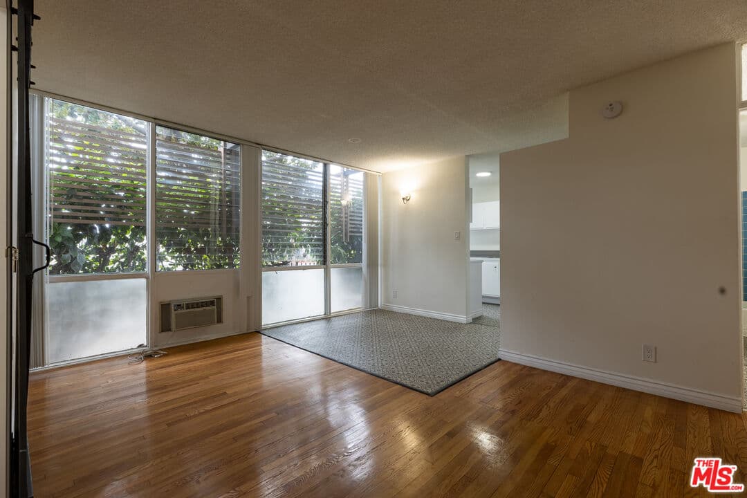 3 bd, 1 ba Apartment in Los Angeles, CA — $2,980/mo — photo 1