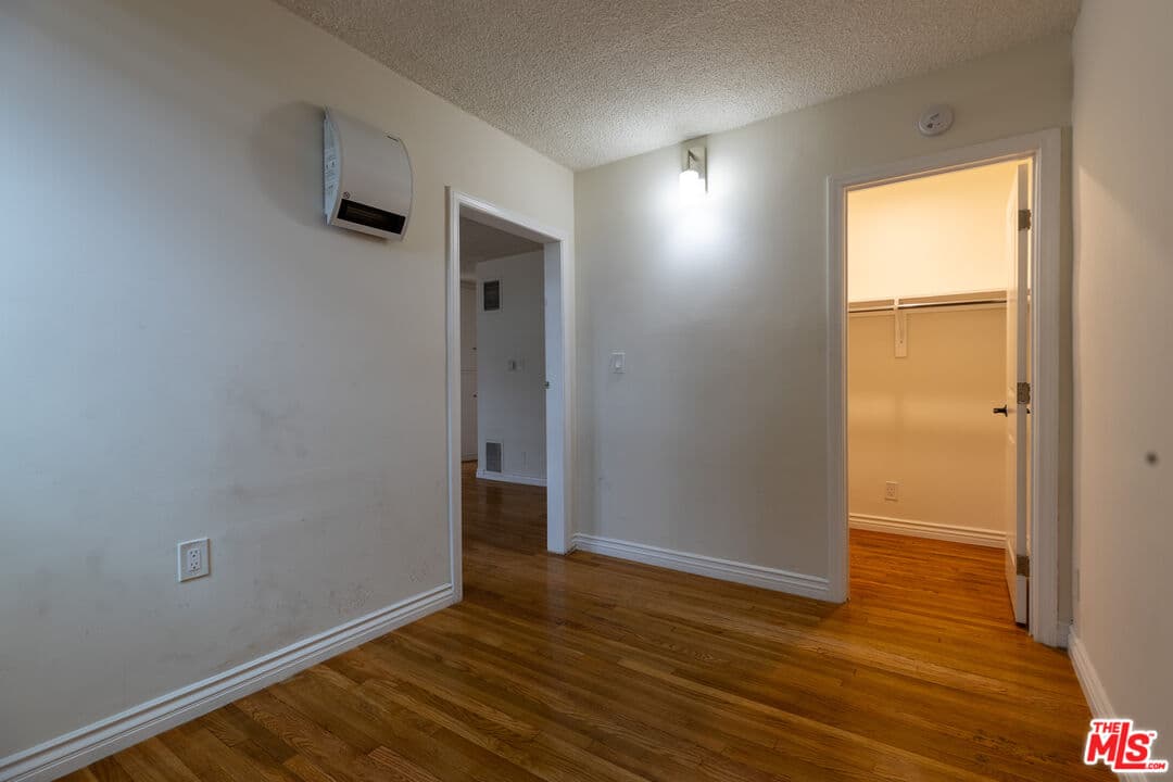 3 bd, 1 ba Apartment in Los Angeles, CA — $2,980/mo — photo 2