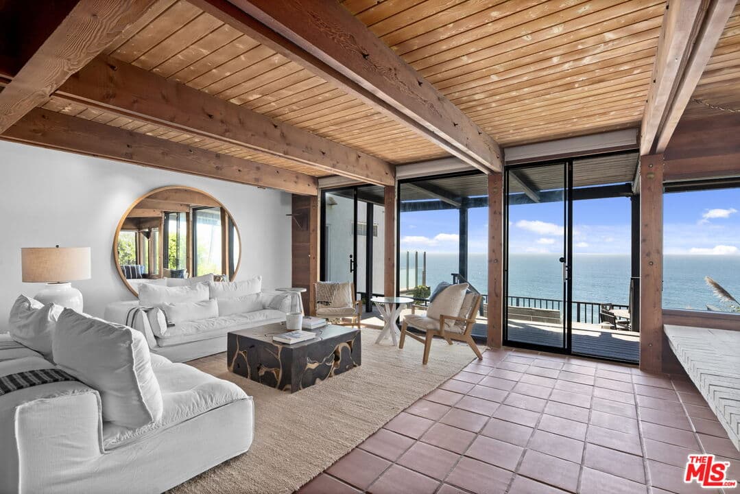 4 bd, 4 ba House in Malibu, CA — $21,500/mo — photo 2