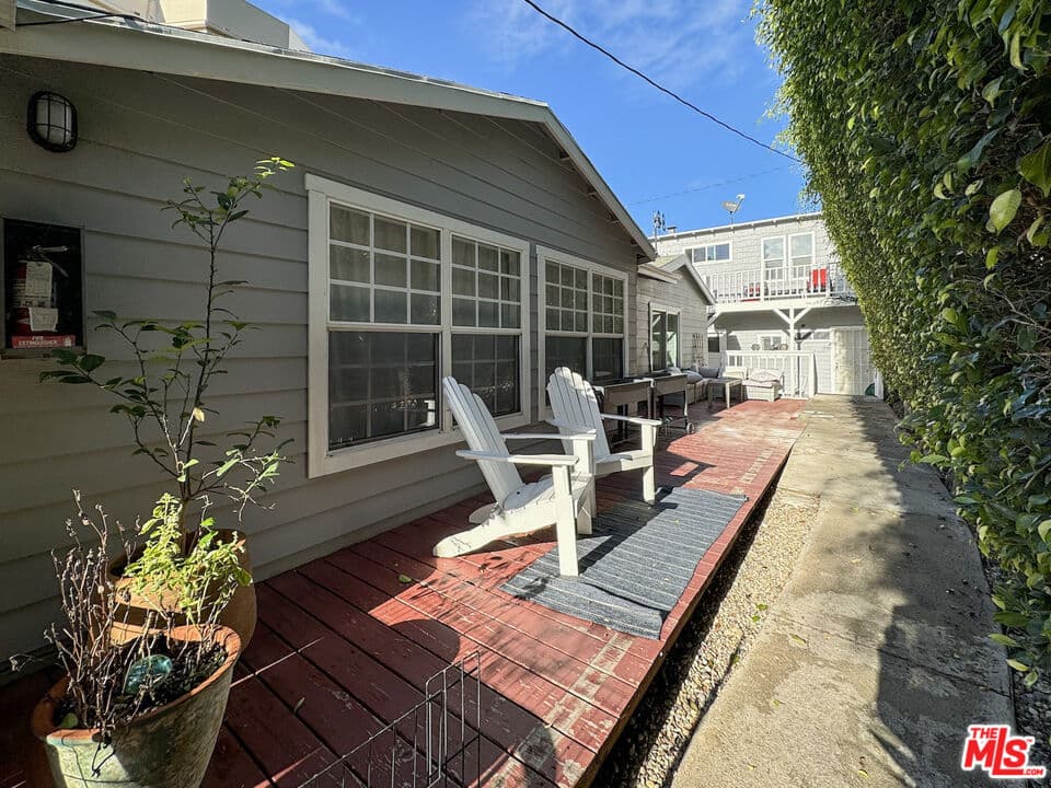 2 bd, 2 ba Townhouse in Santa Monica, CA — $5,200/mo — photo 2