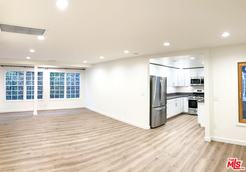 2 bd, 2 ba Townhouse in Santa Monica, CA — $5,200/mo — photo 1
