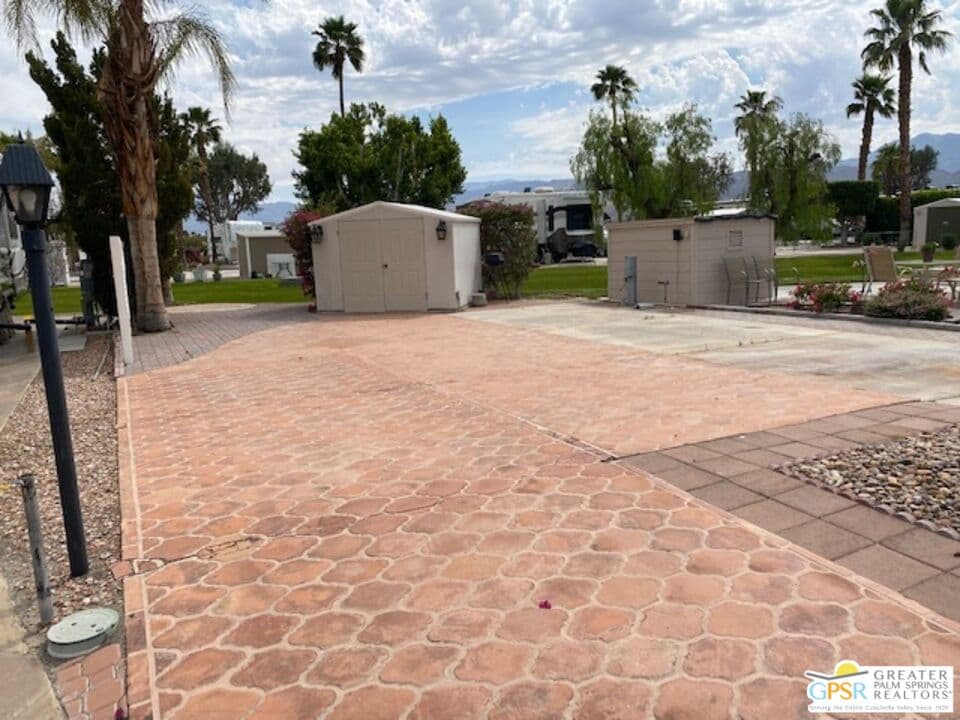 Studio, 0 ba Apartment in Cathedral City, CA — $1,400/mo — photo 2