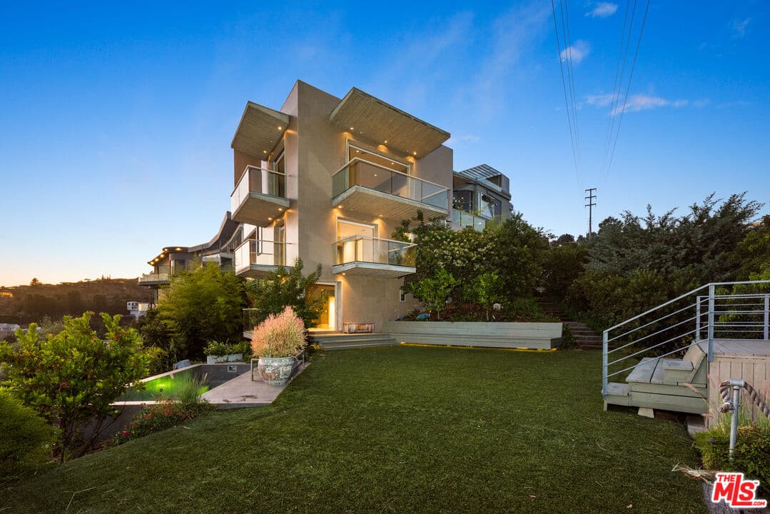 4 bd, 5 ba House in Los Angeles, CA — $18,500/mo — photo 2