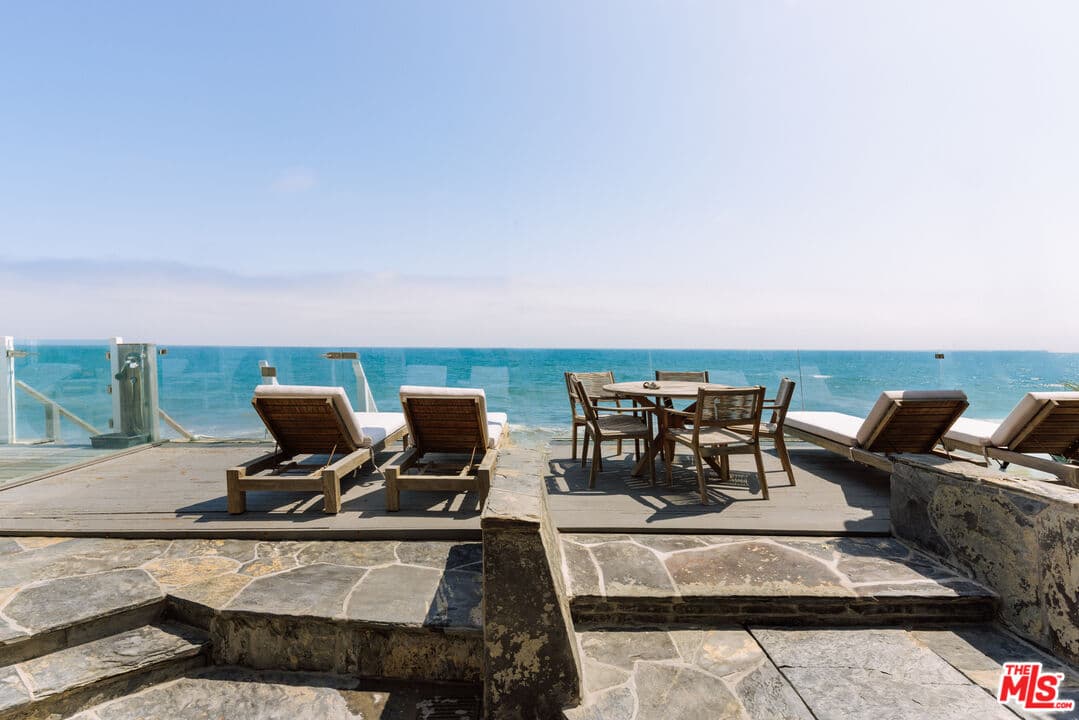 5 bd, 5 ba House in Malibu, CA — $60,000/mo — photo 2