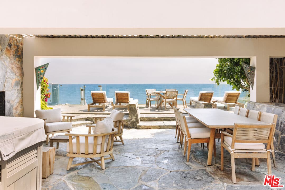 5 bd, 5 ba House in Malibu, CA — $60,000/mo — photo 1