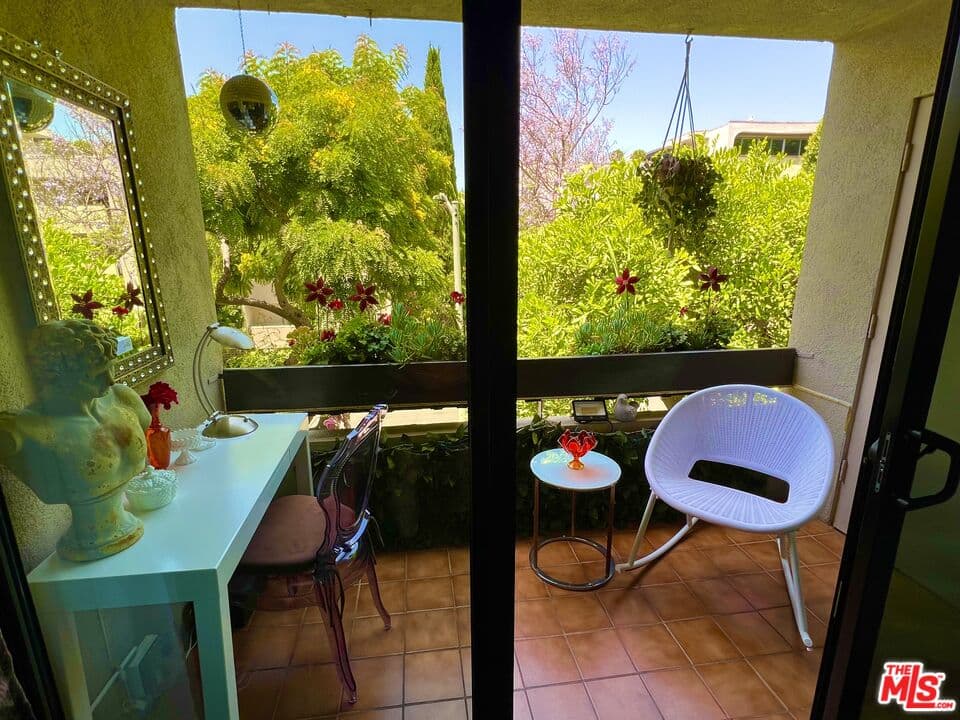 Studio, 1 ba Condo in West Hollywood, CA — $3,000/mo — photo 2