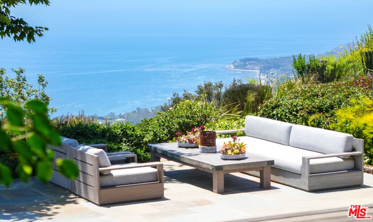 4 bd, 5 ba House in Malibu, CA — $35,000/mo — photo 2