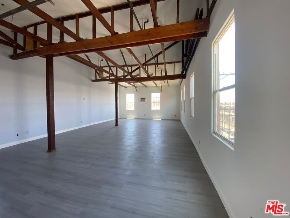 1 bd, 1 ba Townhouse in Los Angeles, CA — $3,185/mo — photo 2