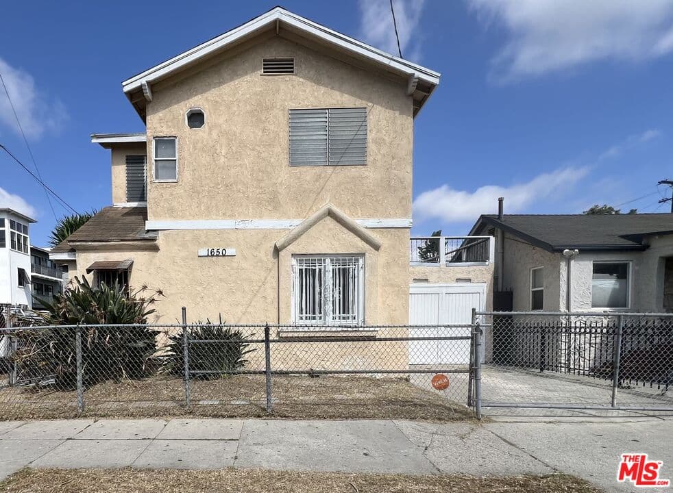 8BR House in Los Angeles β $6,500/mo