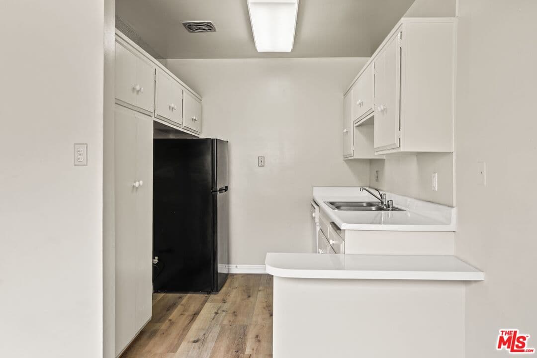 1 bd, 1 ba Apartment in Los Angeles, CA — $2,125/mo — photo 2