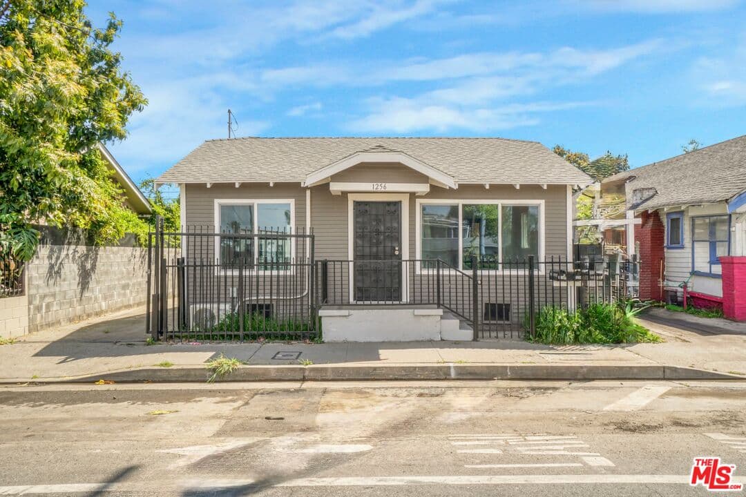 2 bd, 1 ba House in Los Angeles, CA — $2,900/mo — photo 1