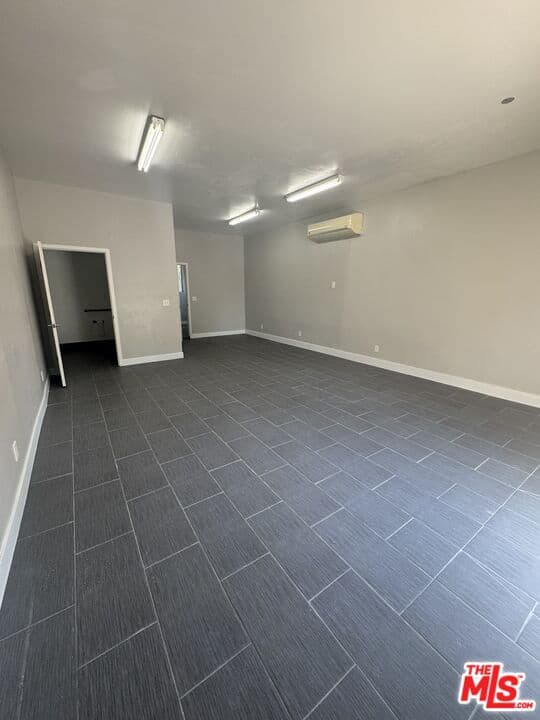 Studio, 1 ba House in Los Angeles, CA — $3,000/mo — photo 2