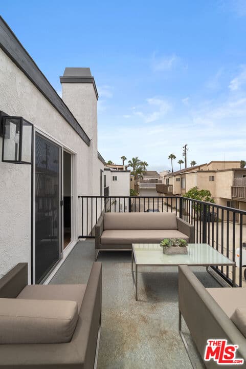 3 bd, 2 ba Apartment in Huntington Beach, CA — $8,500/mo — photo 2