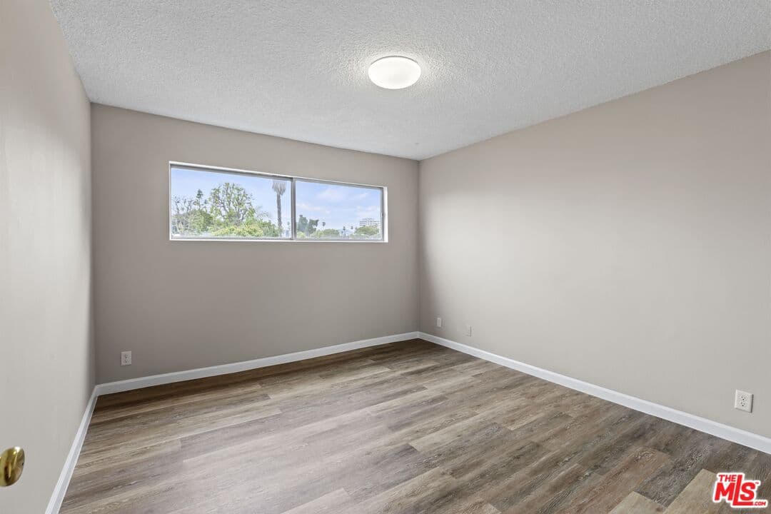 4 bd, 2 ba Apartment in Santa Monica, CA — $4,900/mo — photo 2