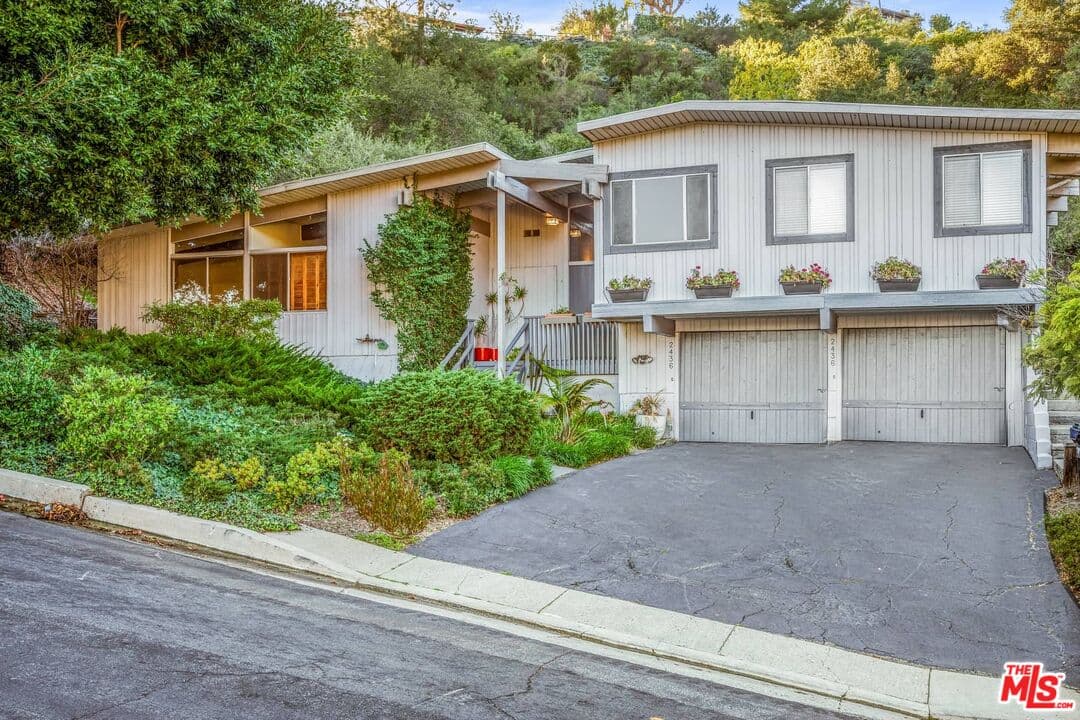 4 bd, 3 ba House in Los Angeles, CA — $18,000/mo — photo 2
