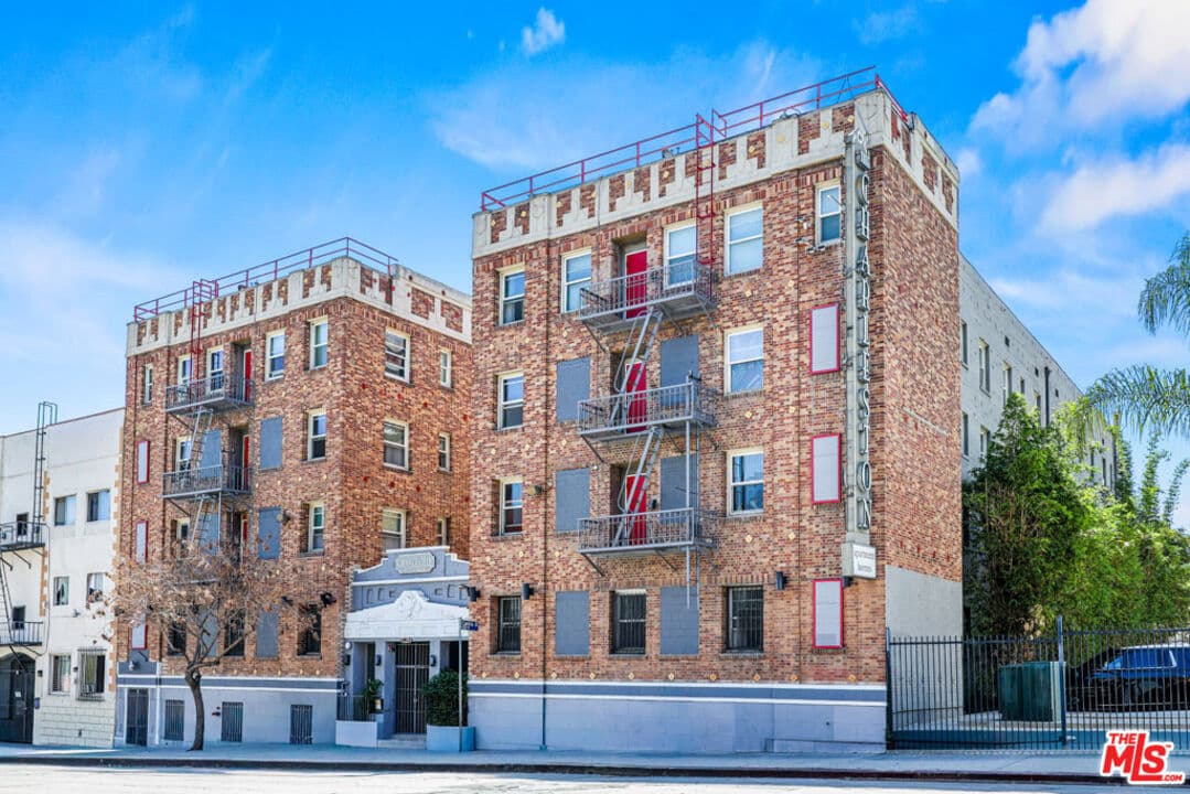 Studio, 1 ba Apartment in Los Angeles, CA — $995/mo — photo 1