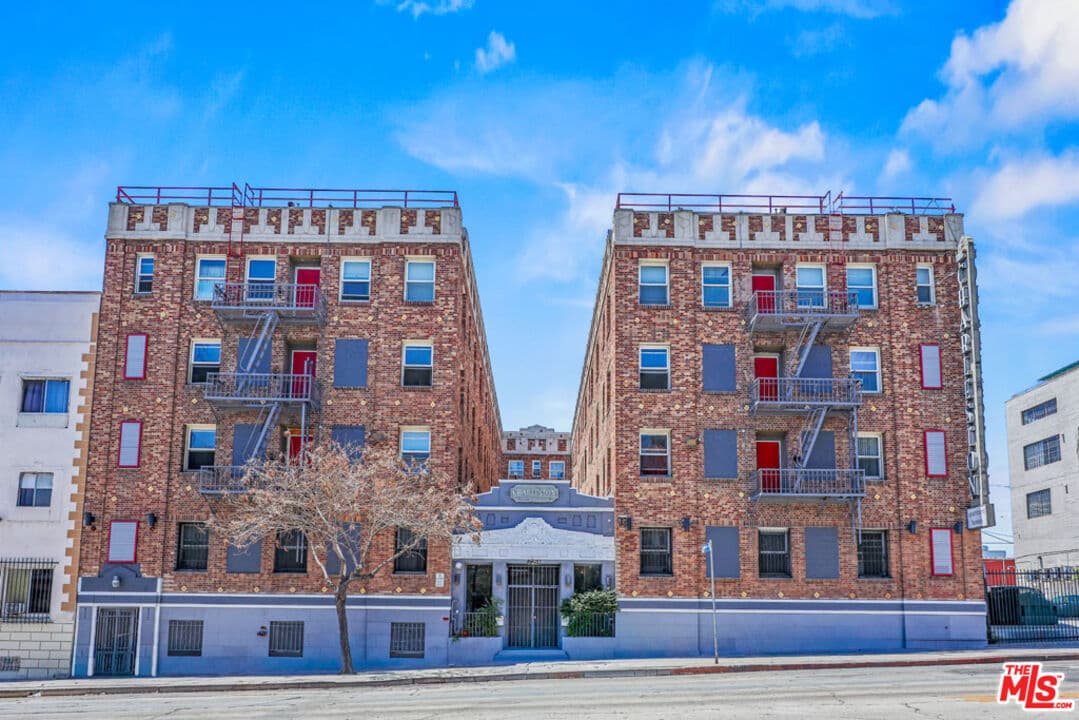 Studio, 1 ba Apartment in Los Angeles, CA — $995/mo — photo 2