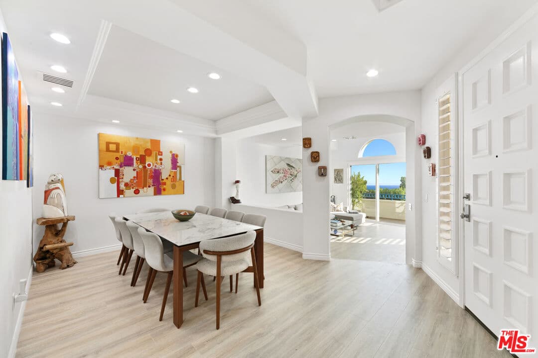 3 bd, 3 ba Townhouse in Malibu, CA — $10,500/mo — photo 2