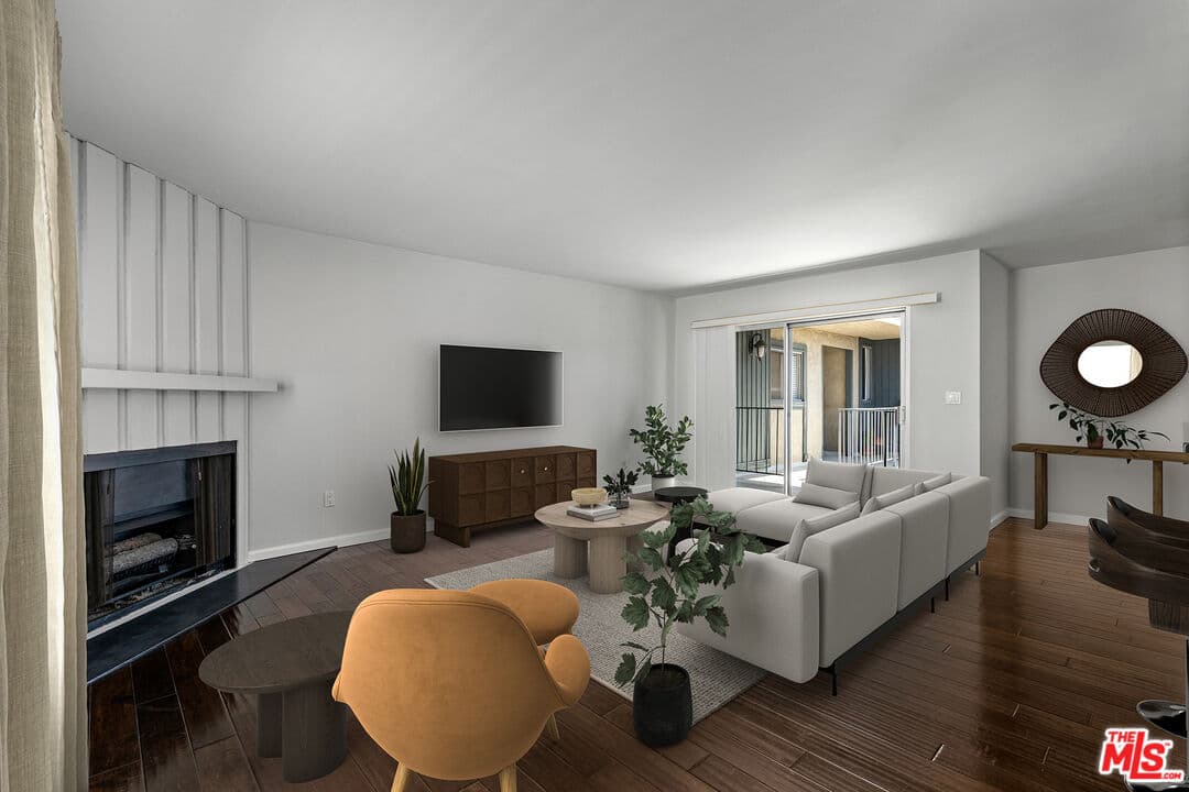 3 bd, 2 ba Townhouse in Santa Monica, CA — $4,500/mo — photo 1