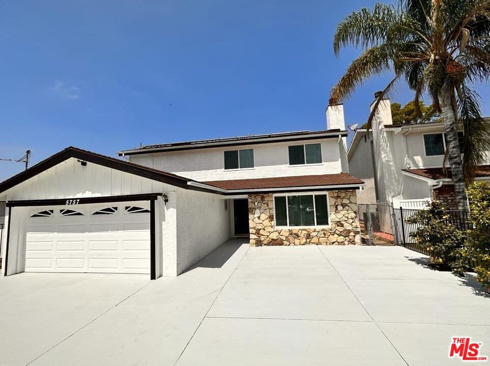 4 bd, 3 ba House in North Hollywood, CA — $15,000/mo — photo 1