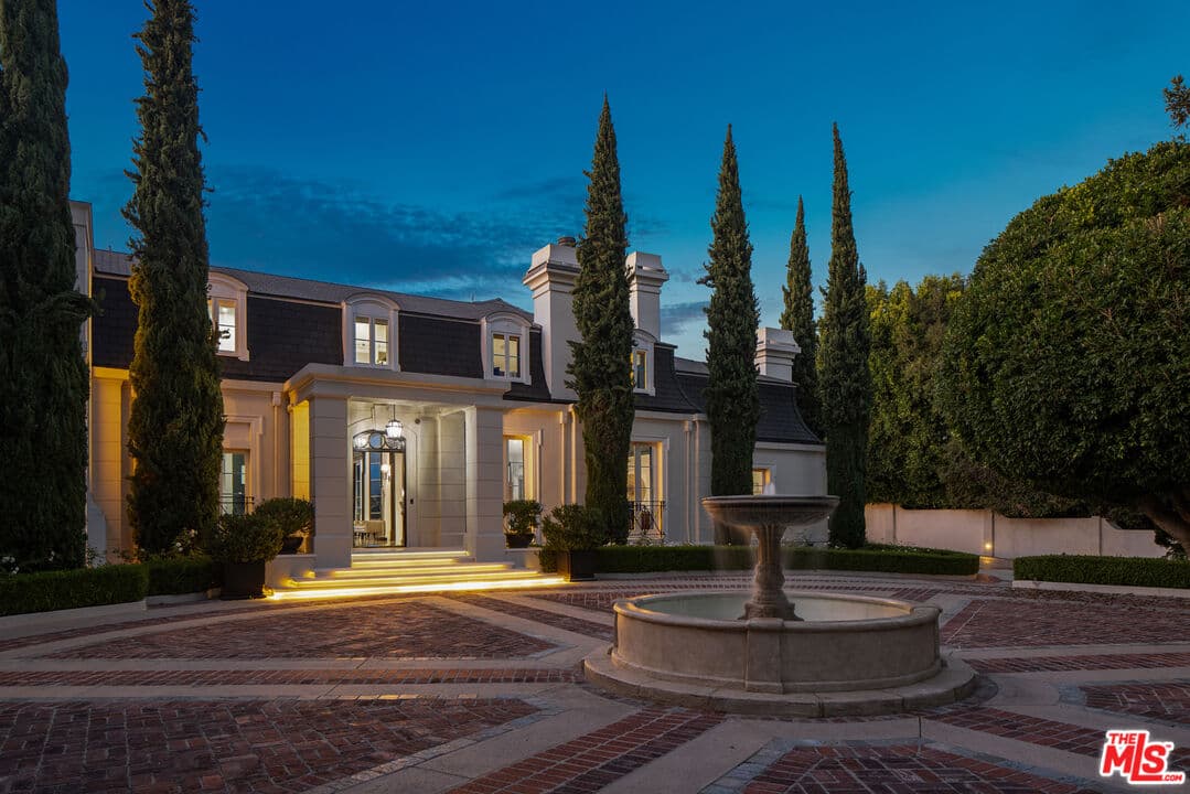 9 bd, 13 ba House in Los Angeles, CA — $189,000/mo — photo 1