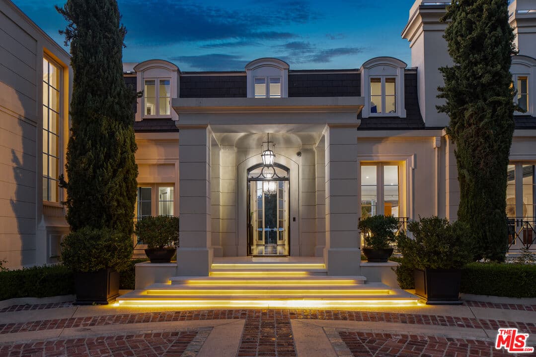 9 bd, 13 ba House in Los Angeles, CA — $189,000/mo — photo 2