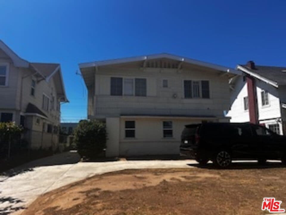 2BR Apartment in Los Angeles β $2,900/mo