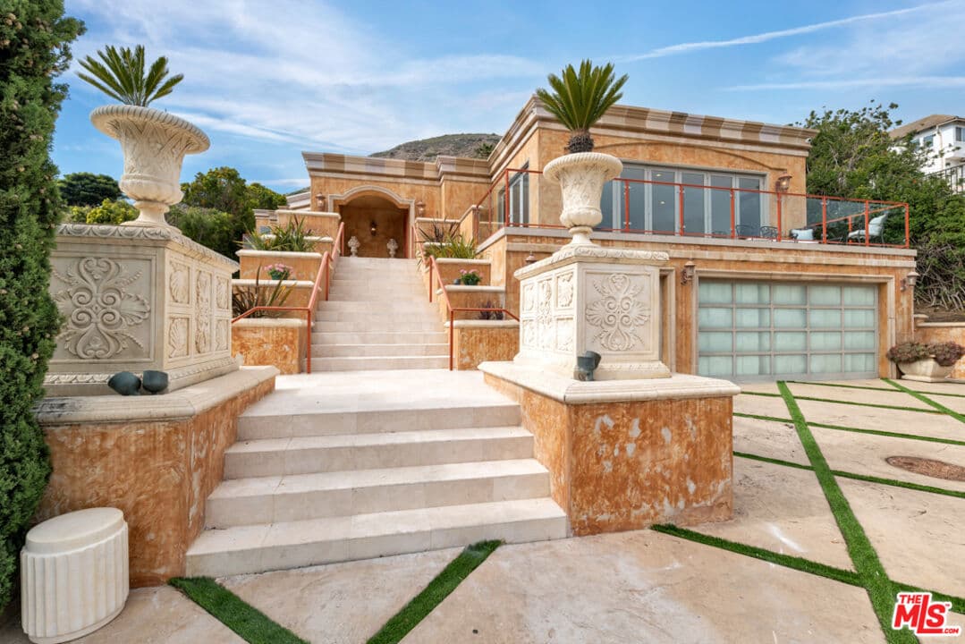 5 bd, 7 ba House in Malibu, CA — $29,000/mo — photo 2