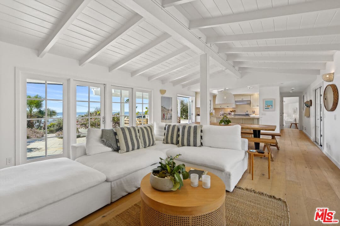 4 bd, 3 ba House in Malibu, CA — $19,500/mo — photo 2