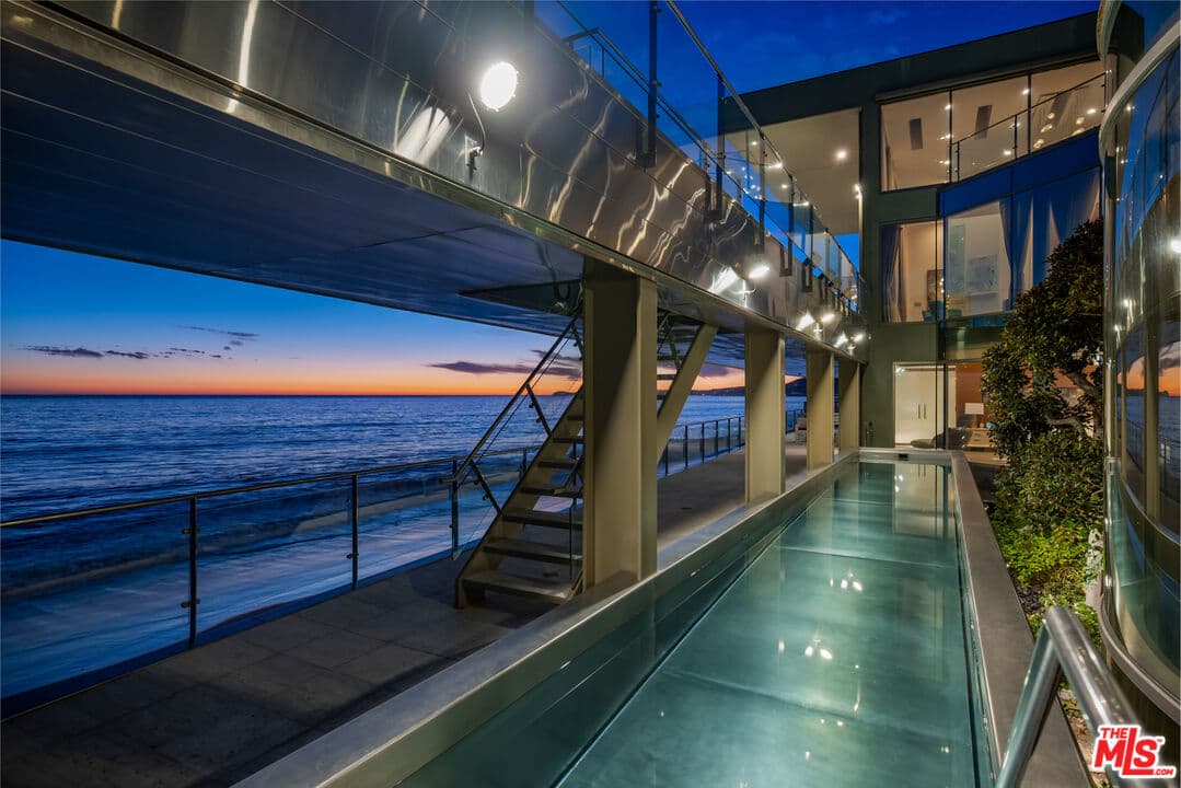 5 bd, 6 ba House in Malibu, CA — $150,000/mo — photo 2