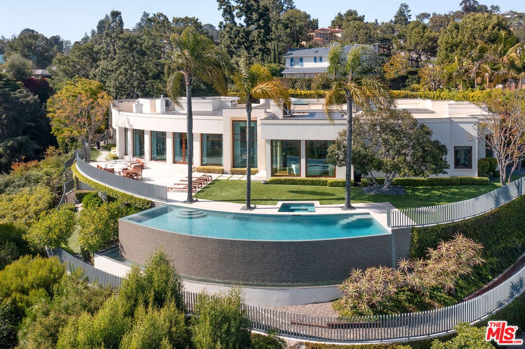 4 bd, 8 ba House in Beverly Hills, CA — $85,000/mo — photo 1