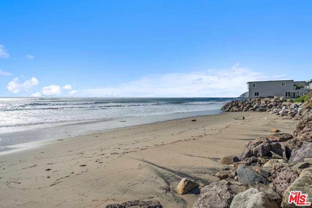 3 bd, 4 ba House in Malibu, CA — $16,000/mo — photo 2