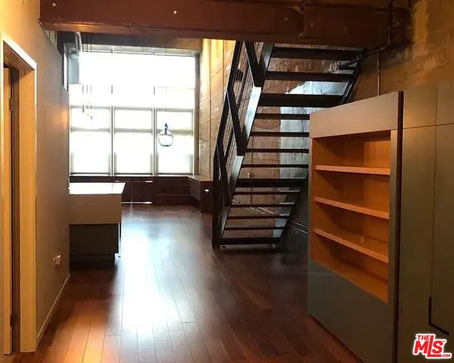 Studio, 2 ba Condo in Los Angeles, CA — $4,350/mo — photo 2