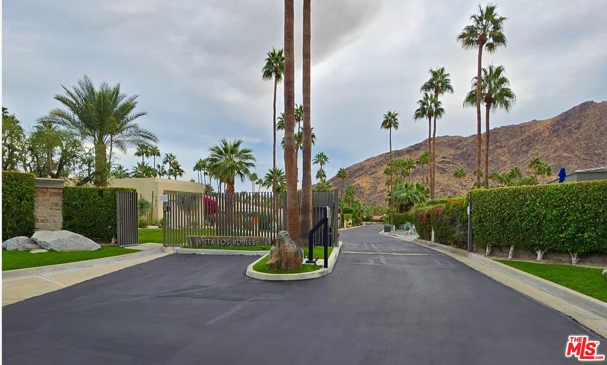 3 bd, 4 ba House in Palm Springs, CA — $19,500/mo — photo 2