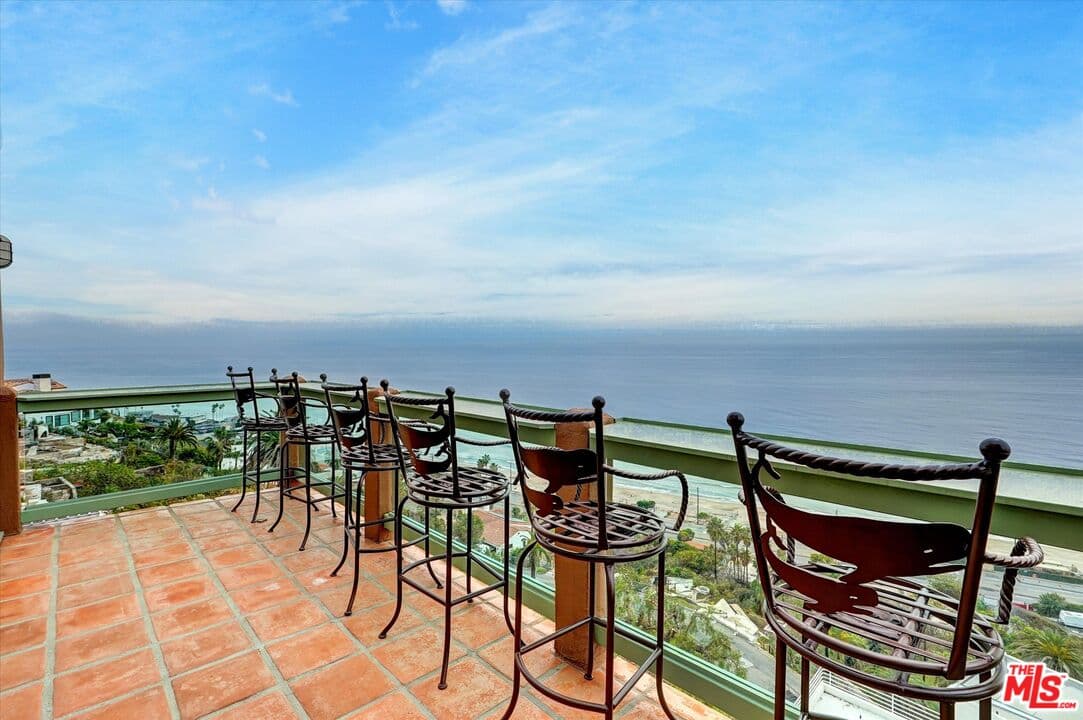 3 bd, 3 ba House in Malibu, CA — $16,000/mo — photo 1