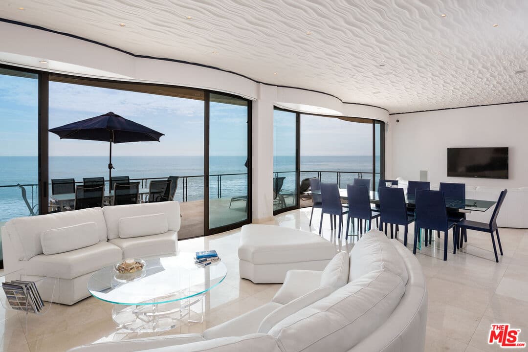 3 bd, 4 ba House in Malibu, CA — $45,000/mo — photo 2