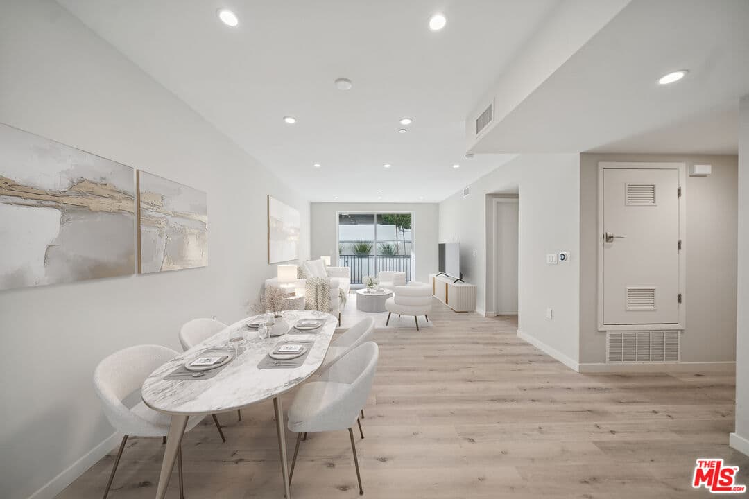 2 bd, 3 ba Condo in Los Angeles, CA — $4,057/mo — photo 2