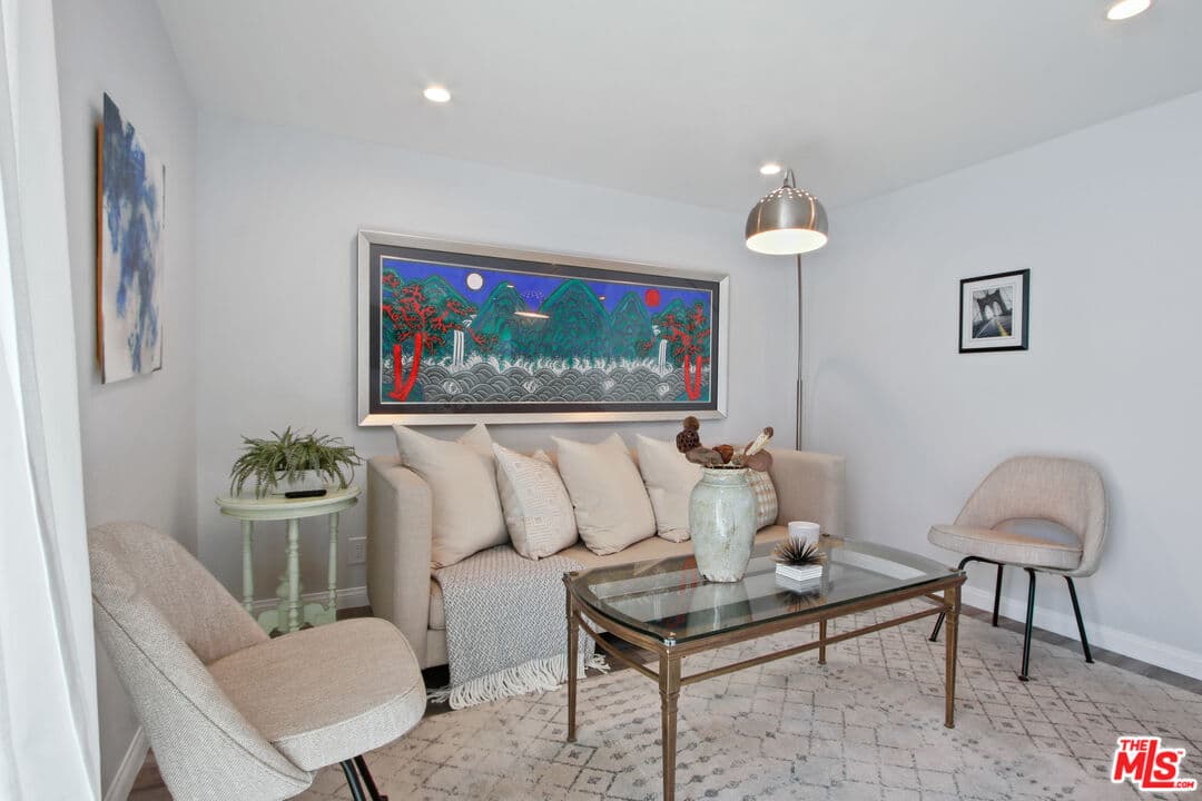 2 bd, 1 ba House in Reseda, CA — $3,000/mo — photo 1