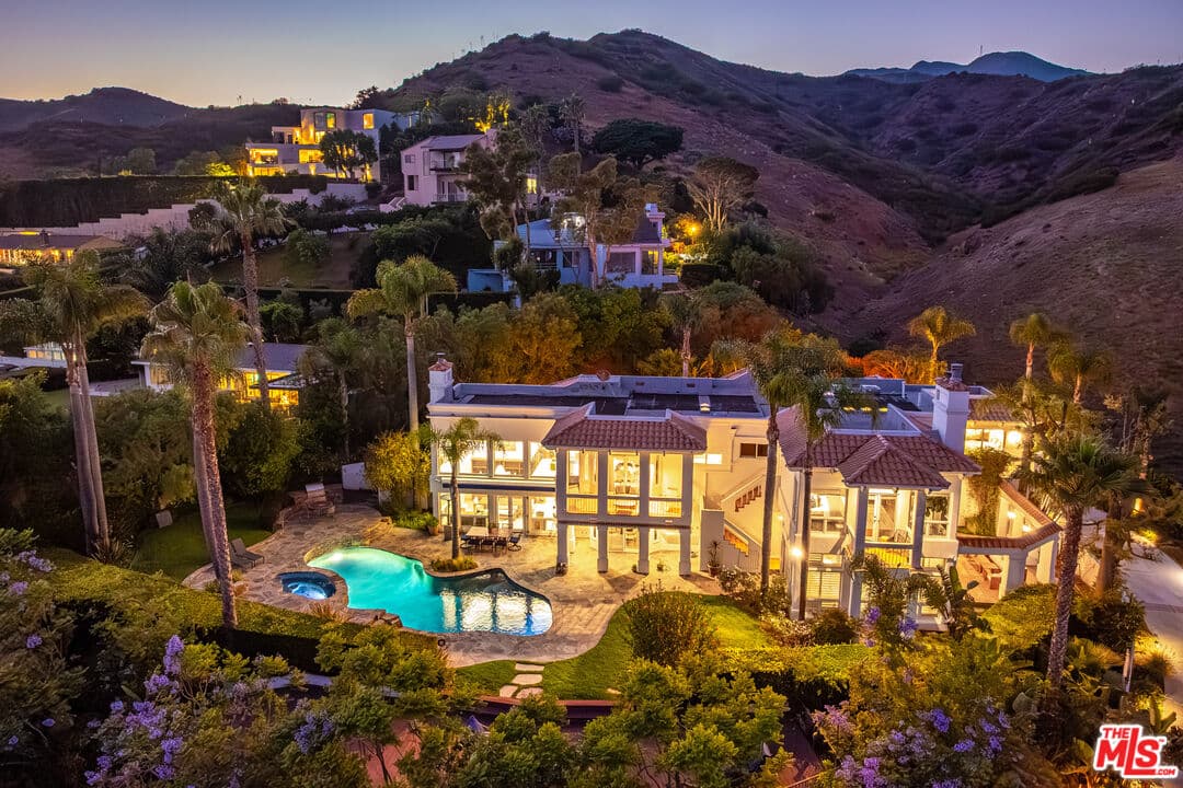 6 bd, 6 ba House in Malibu, CA — $29,500/mo — photo 2