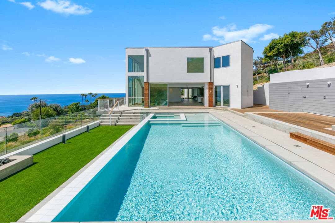 5 bd, 6 ba House in Malibu, CA — $25,000/mo — photo 1